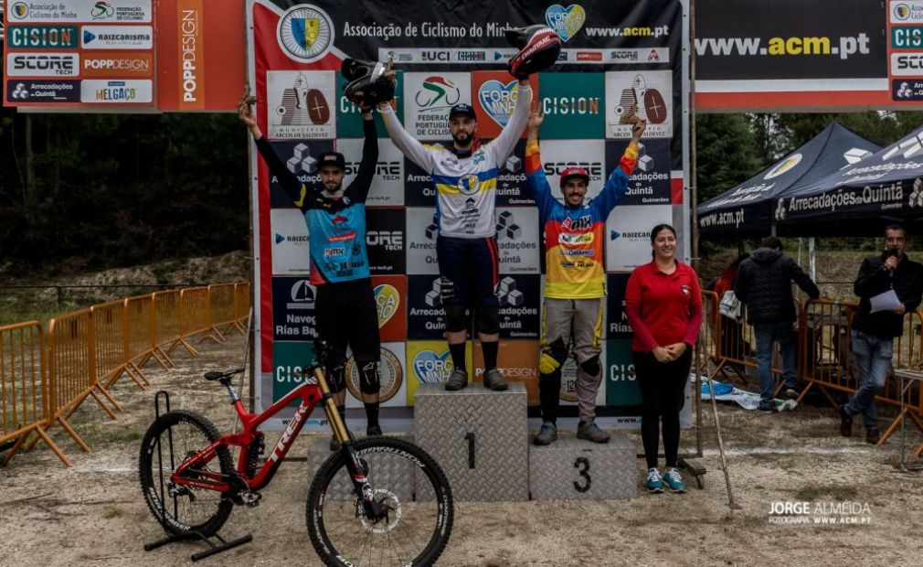 Rui Teixeira e Ana Leite dominaram o 20.º BTT DHI ACRAP