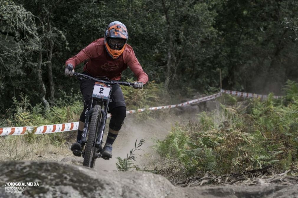 David Martins e Ana Leite venceram o 5º BTT DHI Moto Galos