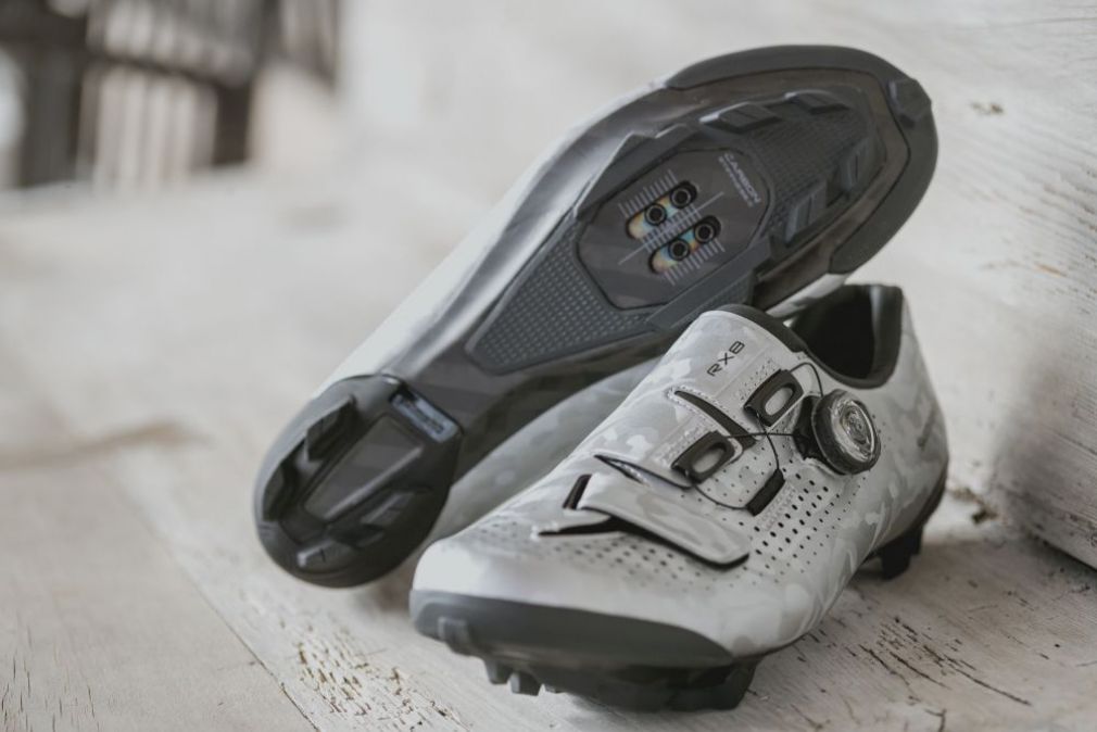 A Shimano apresenta o sapato de GRAVEL RX8  - leve como uma pena